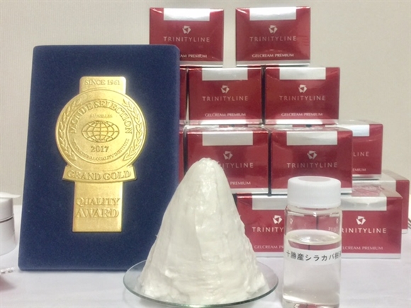 �g���j�e�B�[���C���@�W�F���N���[���v���~�A��