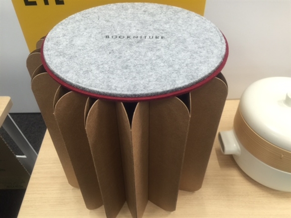 MOMA�u�b�N�`�F�A